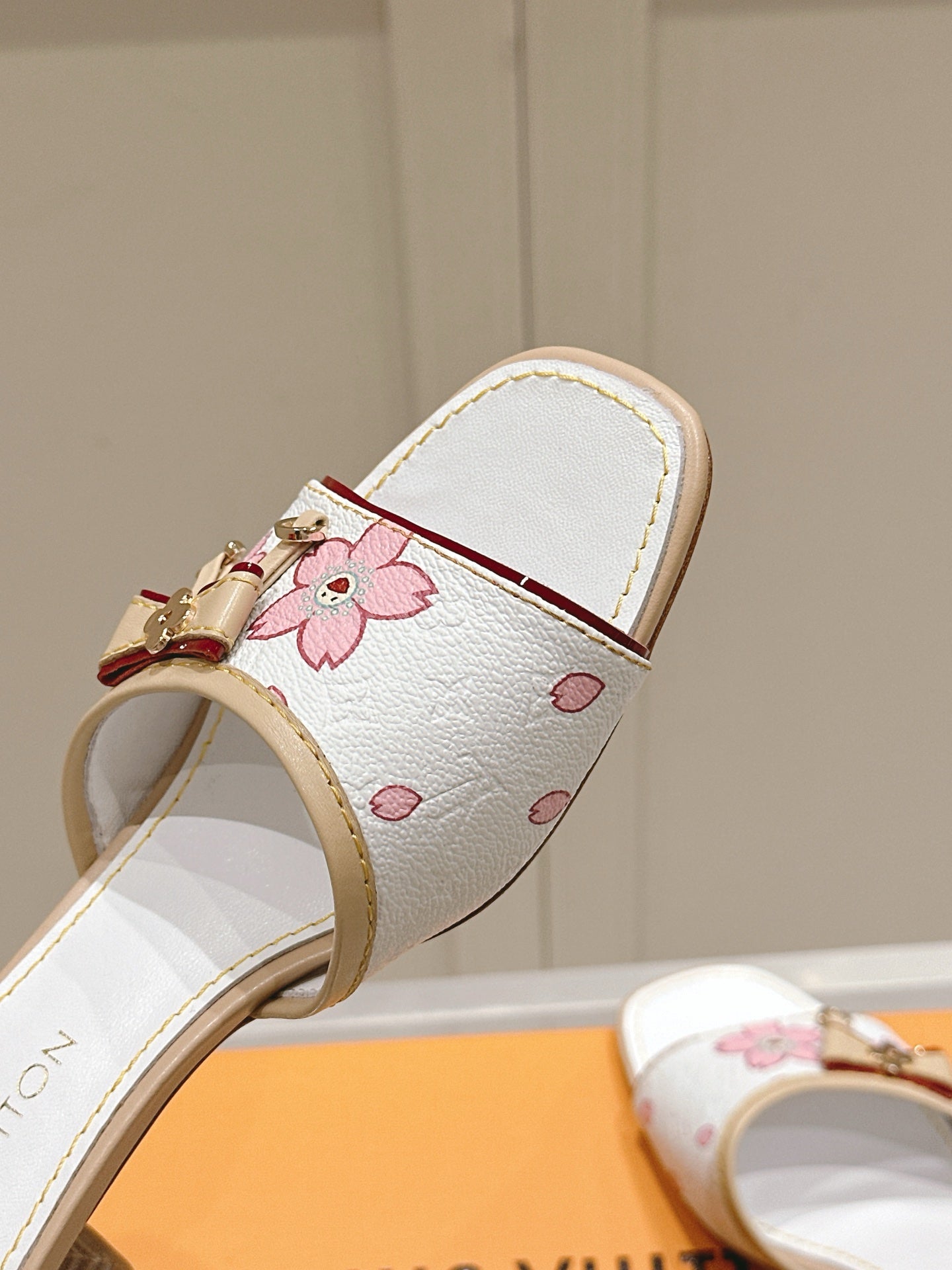 LuxluxHouse Best Quality Women Shoes Louis Vuitton