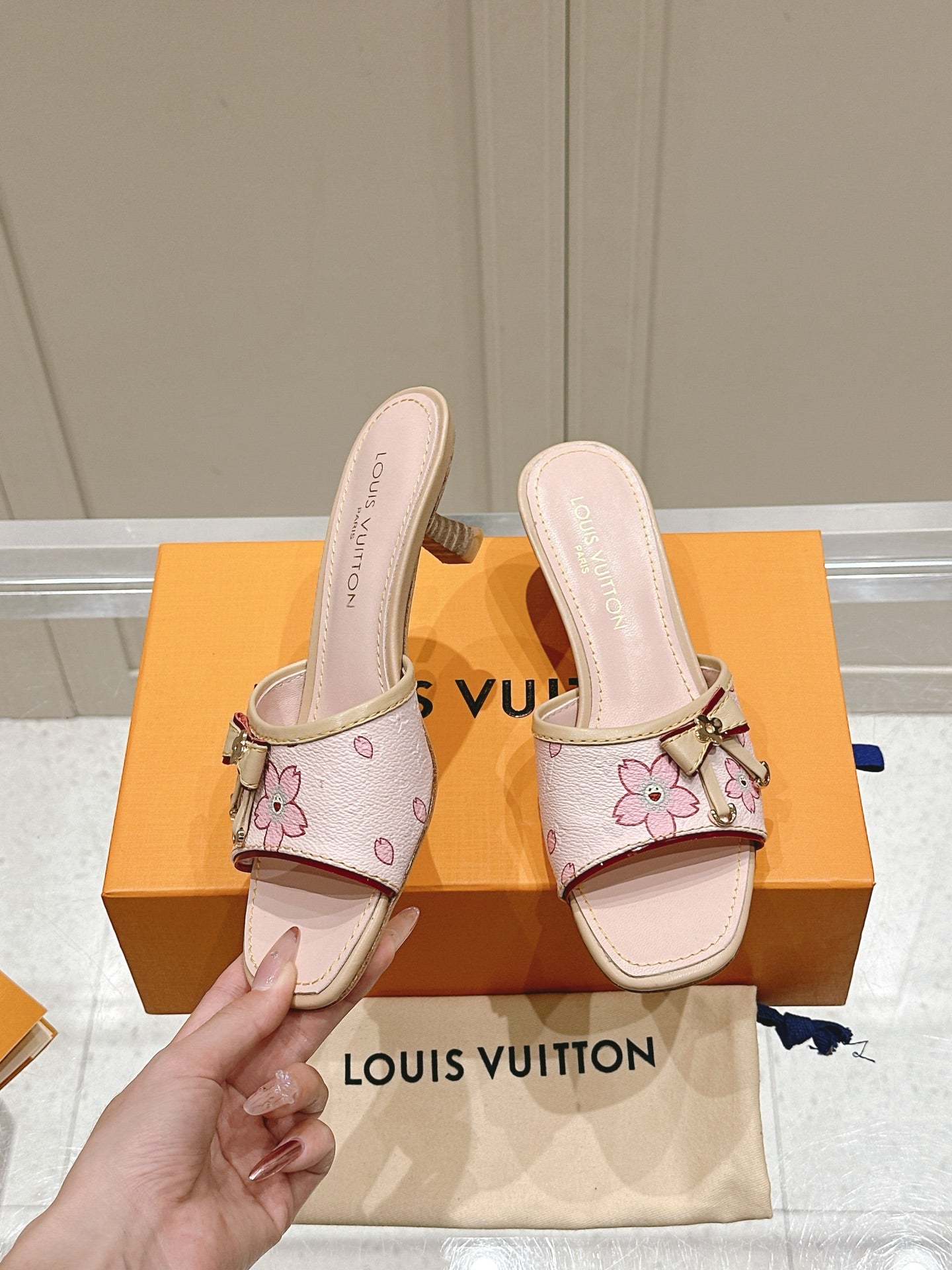 LuxluxHouse Best Quality Women Shoes Louis Vuitton