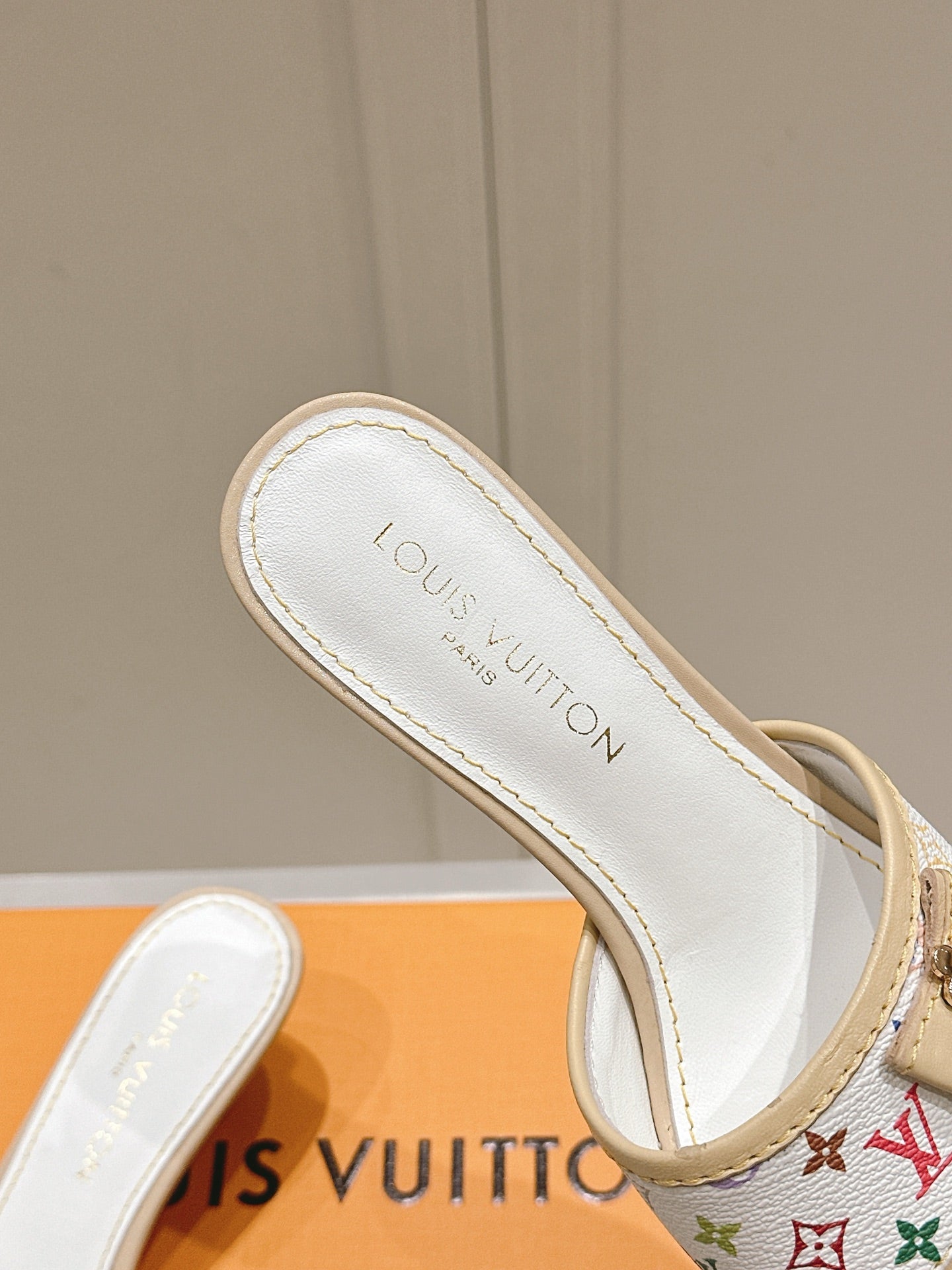 LuxluxHouse Best Quality Women Shoes Louis Vuitton