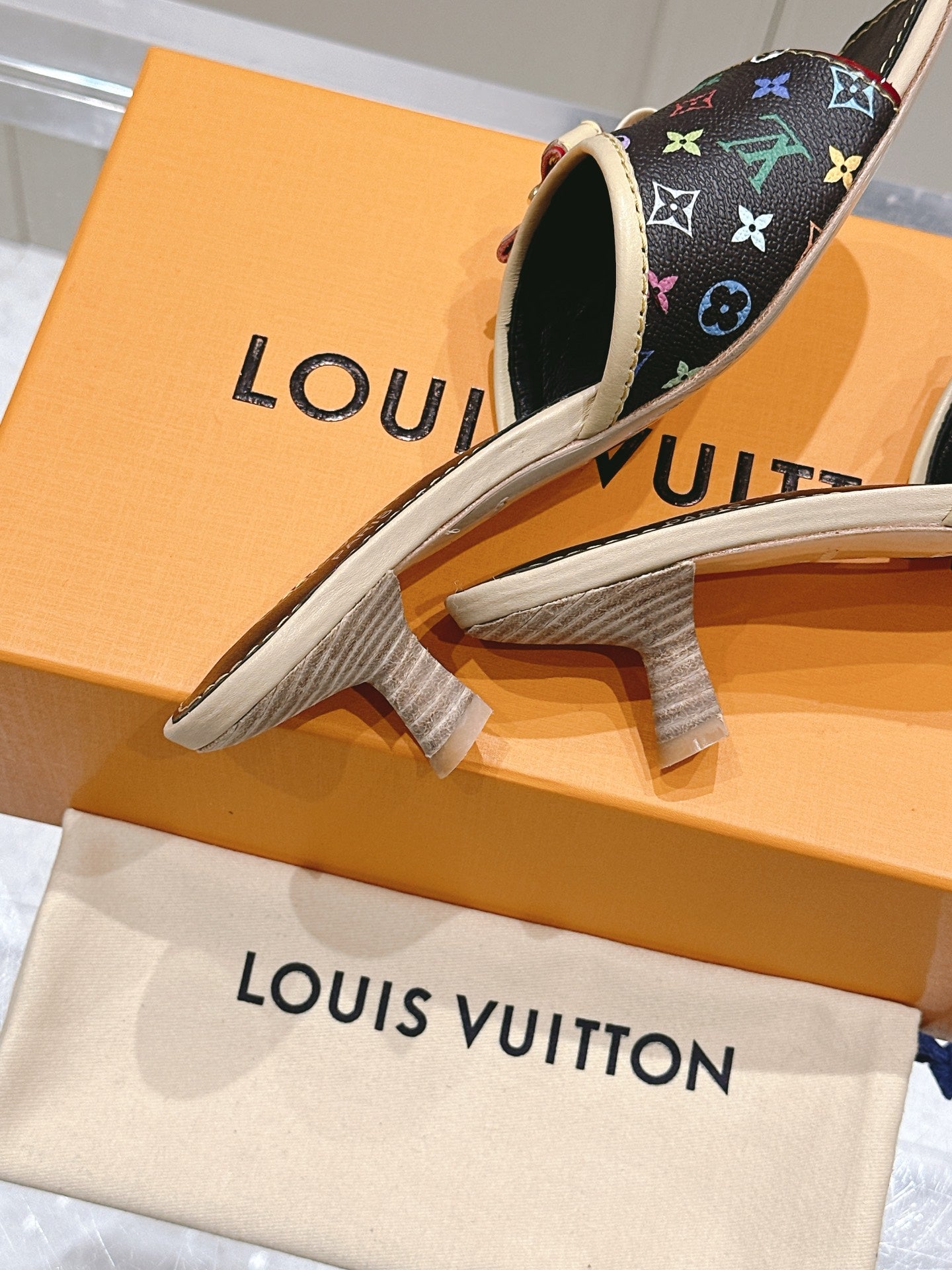 LuxluxHouse Best Quality Women Shoes Louis Vuitton