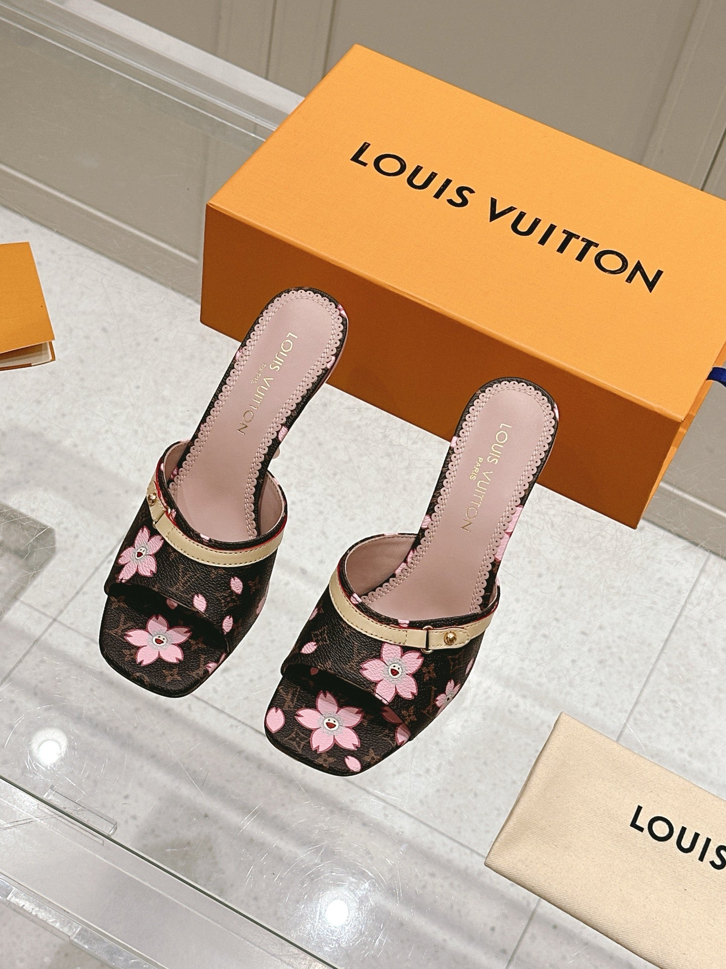 LuxluxHouse Best Quality Women Shoes Louis Vuitton