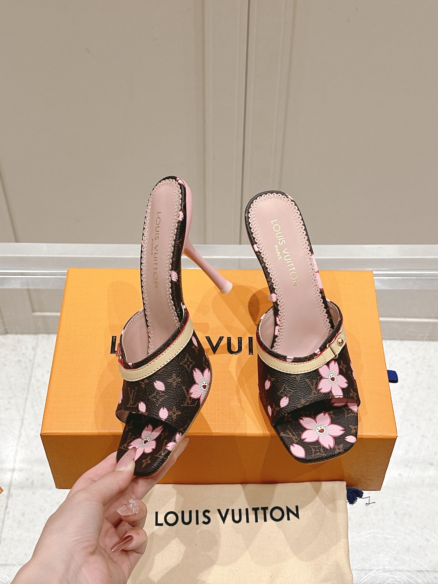 LuxluxHouse Best Quality Women Shoes Louis Vuitton