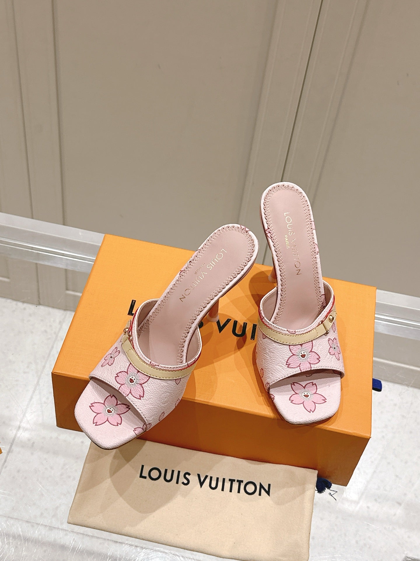 LuxluxHouse Best Quality Women Shoes Louis Vuitton