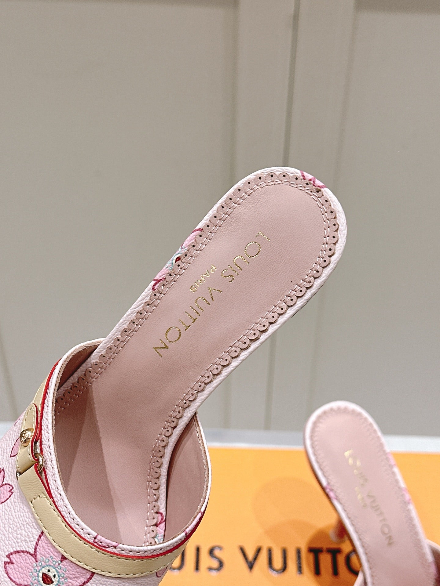 LuxluxHouse Best Quality Women Shoes Louis Vuitton