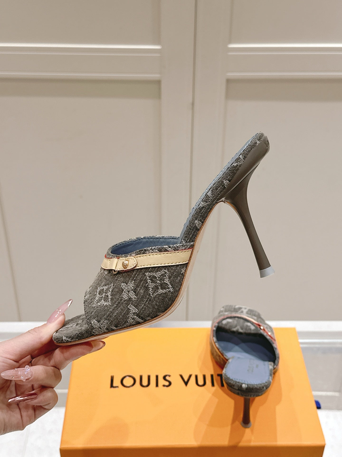 LuxluxHouse Best Quality Women Shoes Louis Vuitton