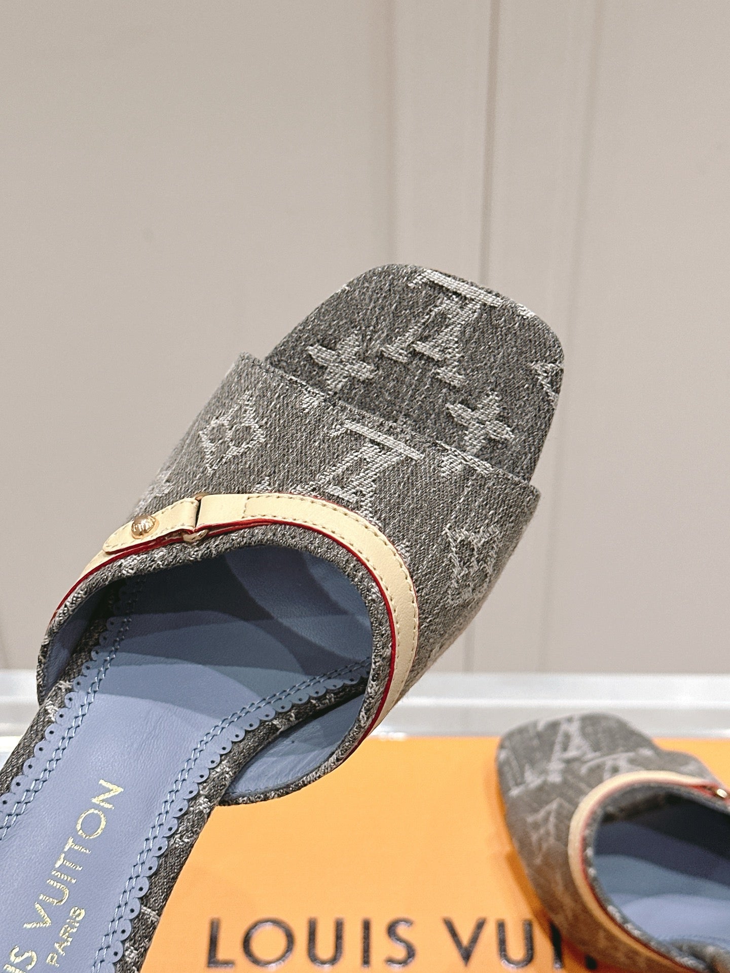 LuxluxHouse Best Quality Women Shoes Louis Vuitton