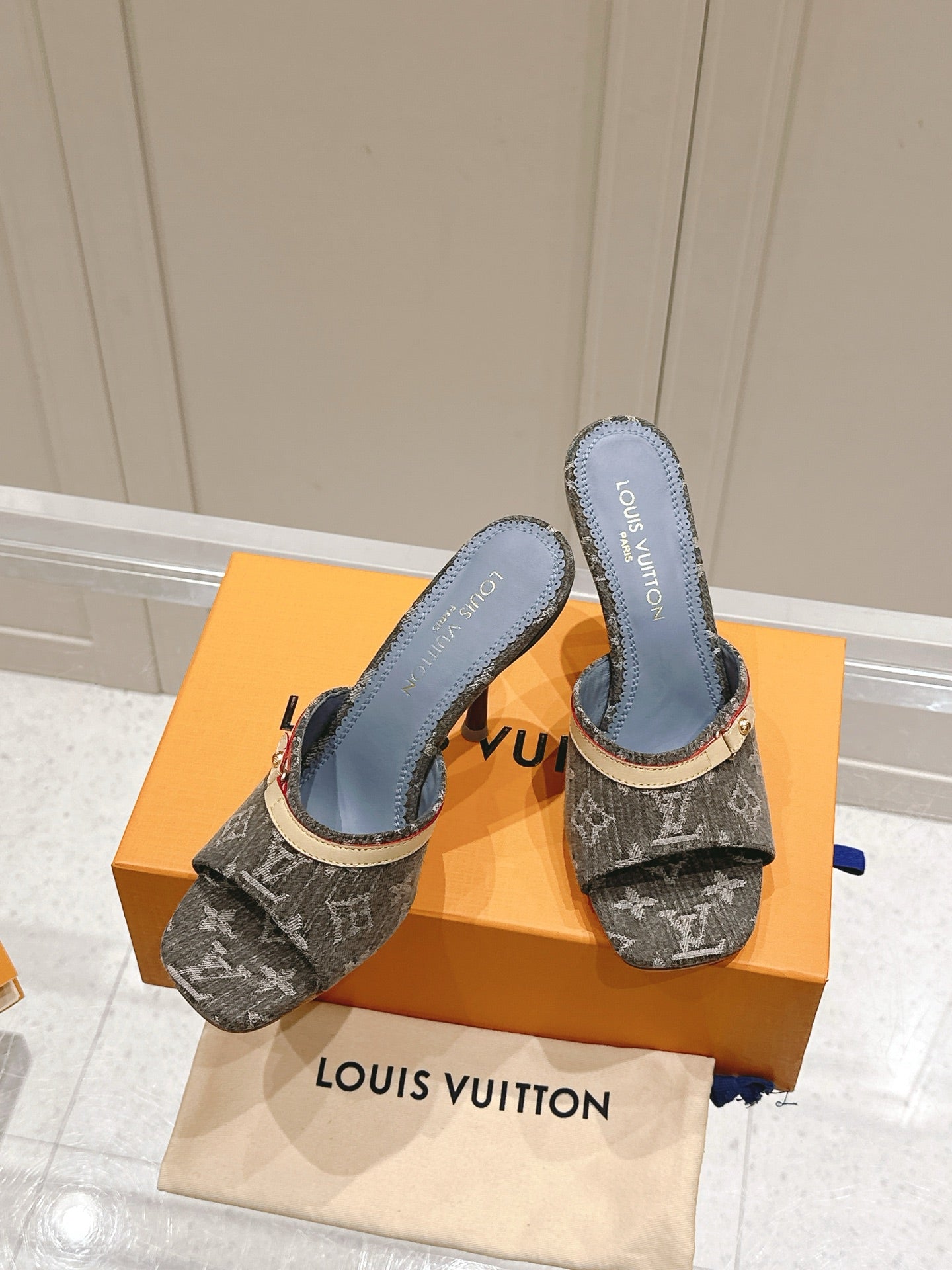 LuxluxHouse Best Quality Women Shoes Louis Vuitton
