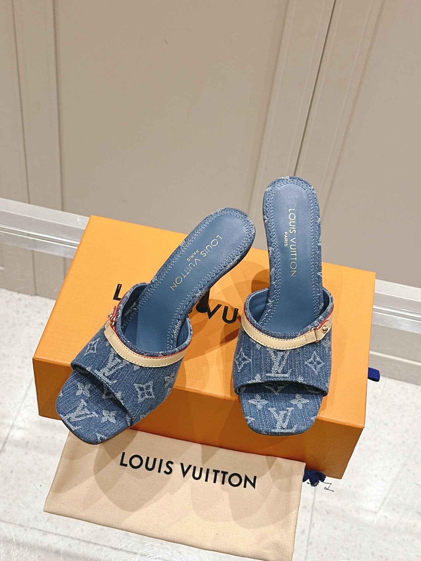 LuxluxHouse Best Quality Women Shoes Louis Vuitton