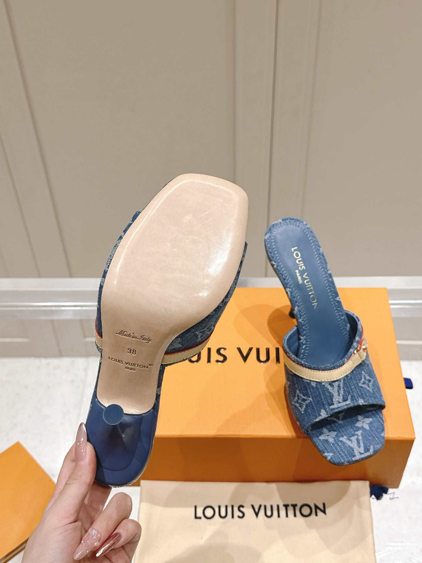 LuxluxHouse Best Quality Women Shoes Louis Vuitton