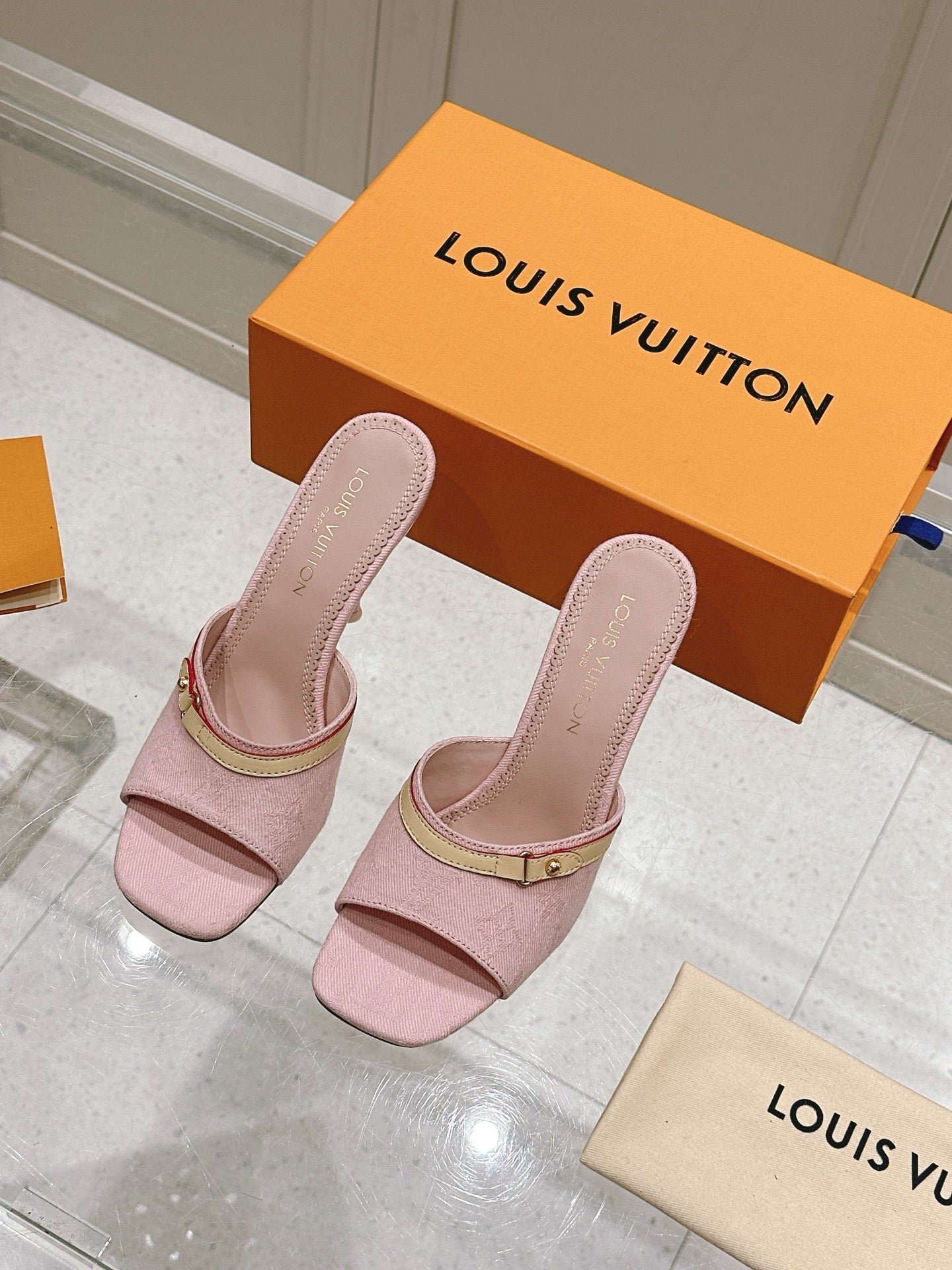 LuxluxHouse Best Quality Women Shoes Louis Vuitton