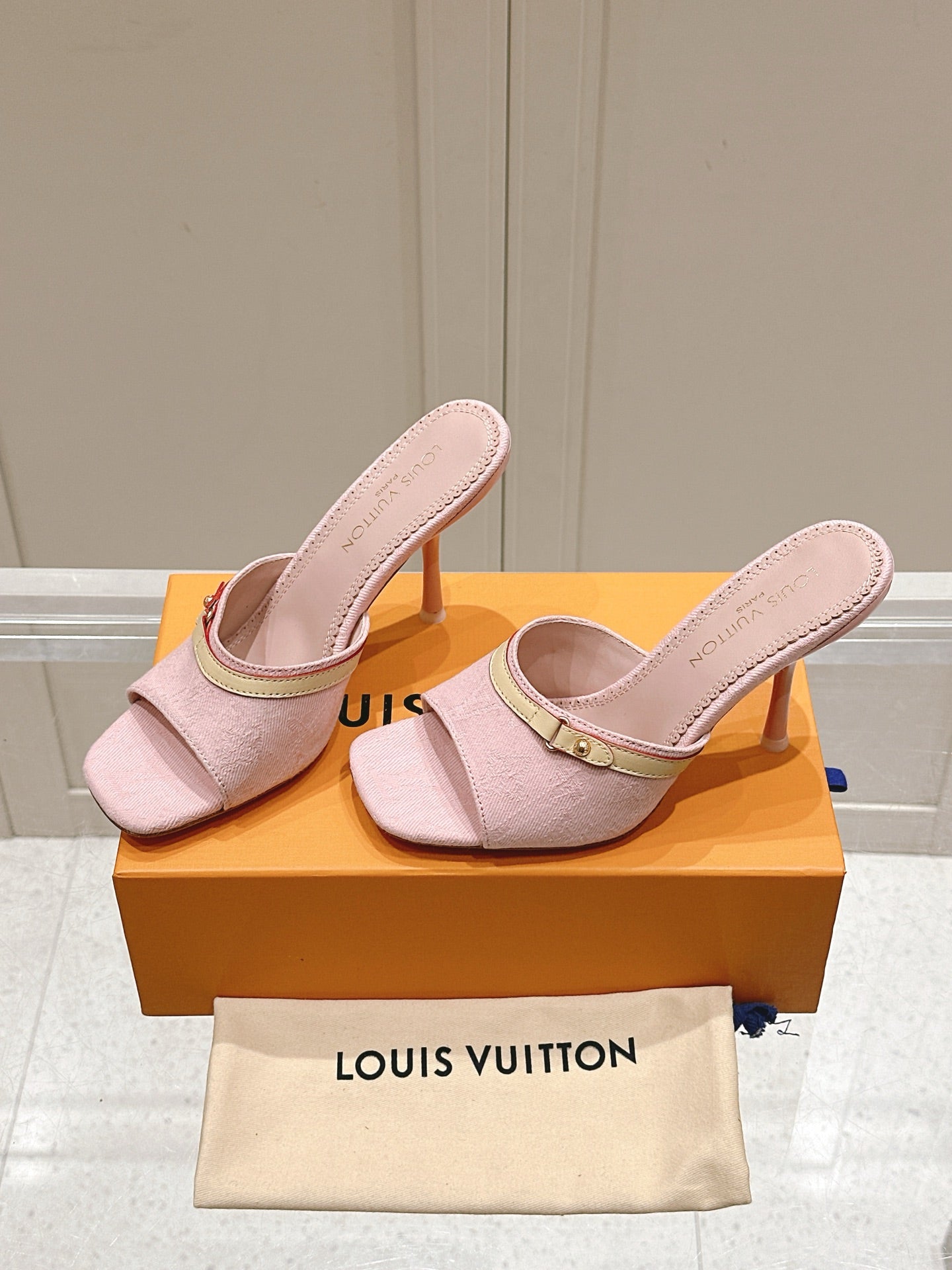 LuxluxHouse Best Quality Women Shoes Louis Vuitton