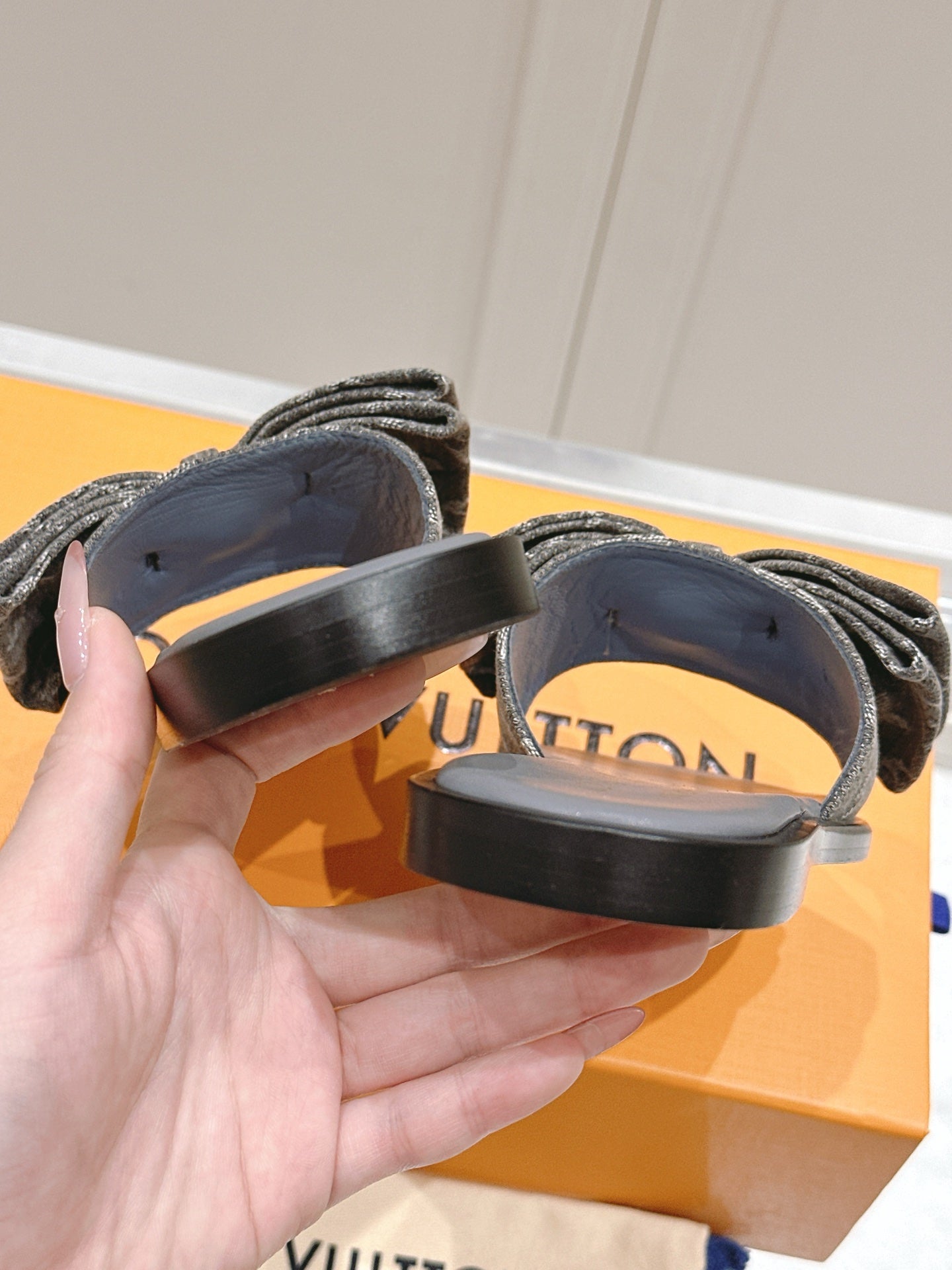 LuxluxHouse Best Quality Women Shoes Louis Vuitton
