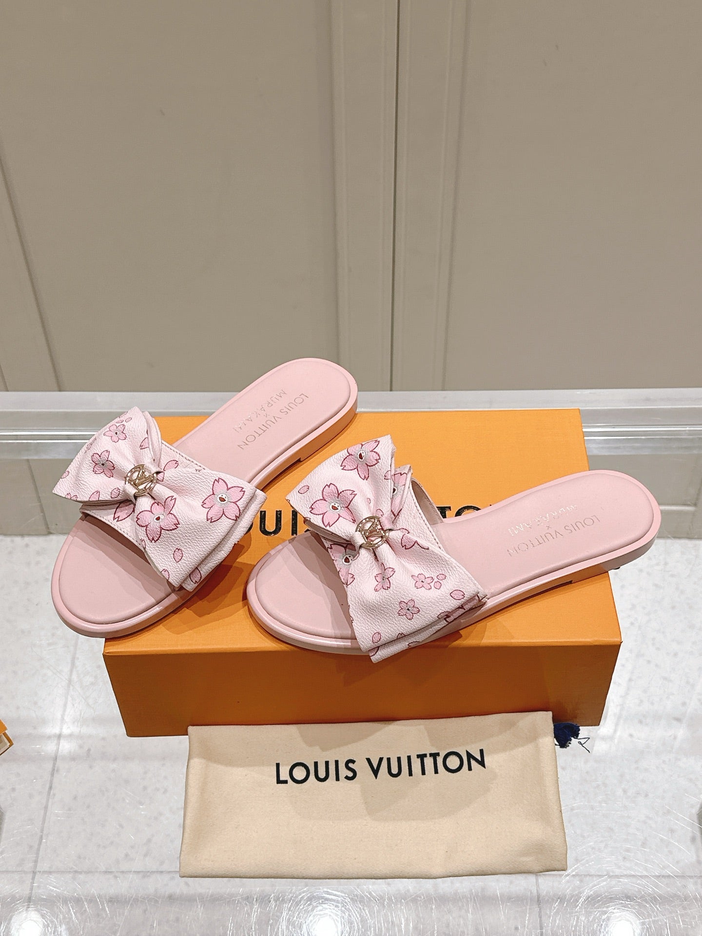 LuxluxHouse Best Quality Women Shoes Louis Vuitton