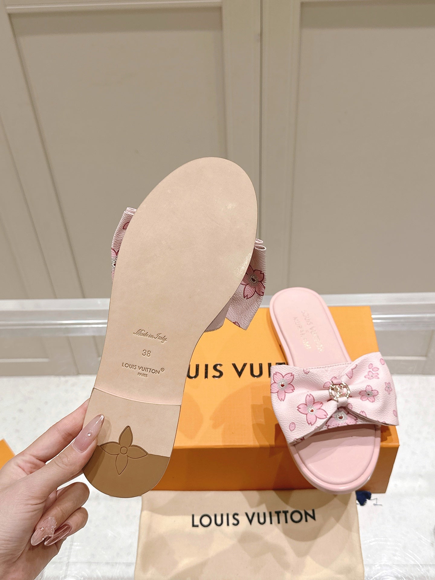 LuxluxHouse Best Quality Women Shoes Louis Vuitton