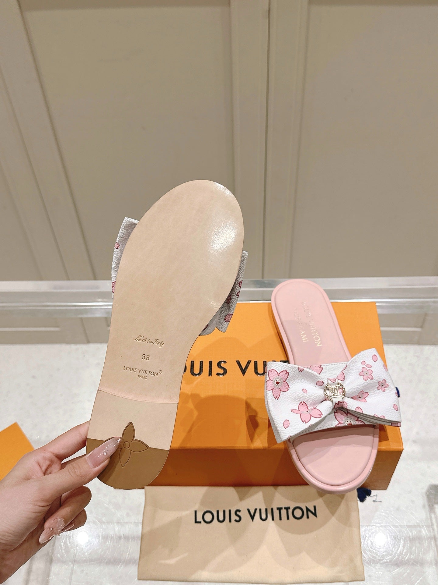 LuxluxHouse Best Quality Women Shoes Louis Vuitton