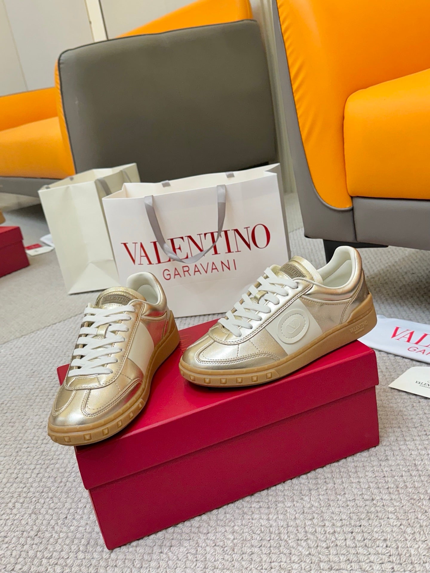 LuxluxHouse Best Quality Shoes Valentino