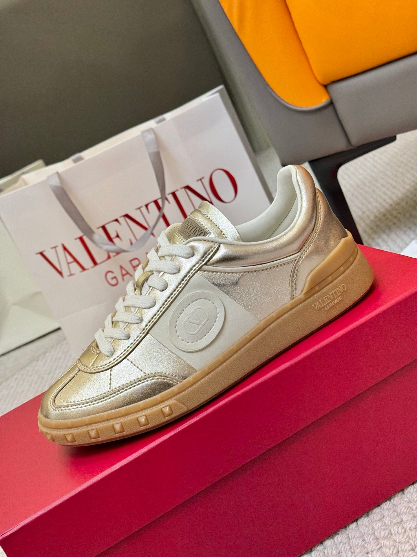 LuxluxHouse Best Quality Shoes Valentino
