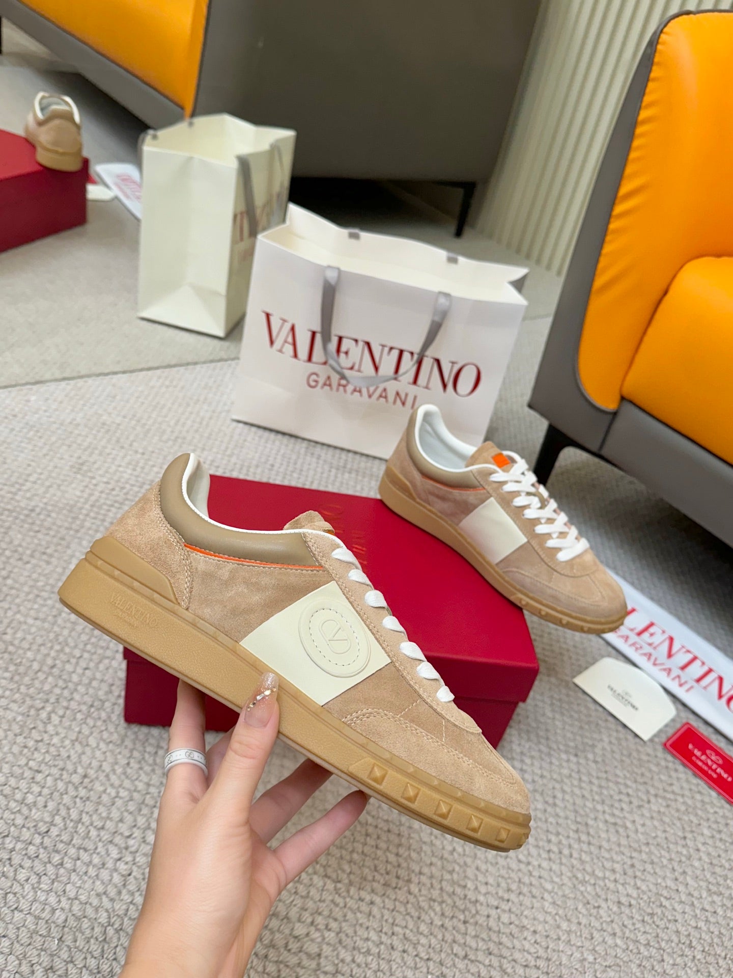 LuxluxHouse Best Quality Shoes Valentino