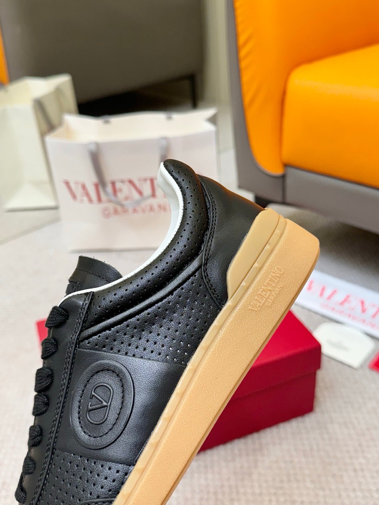 LuxluxHouse Best Quality Shoes Valentino
