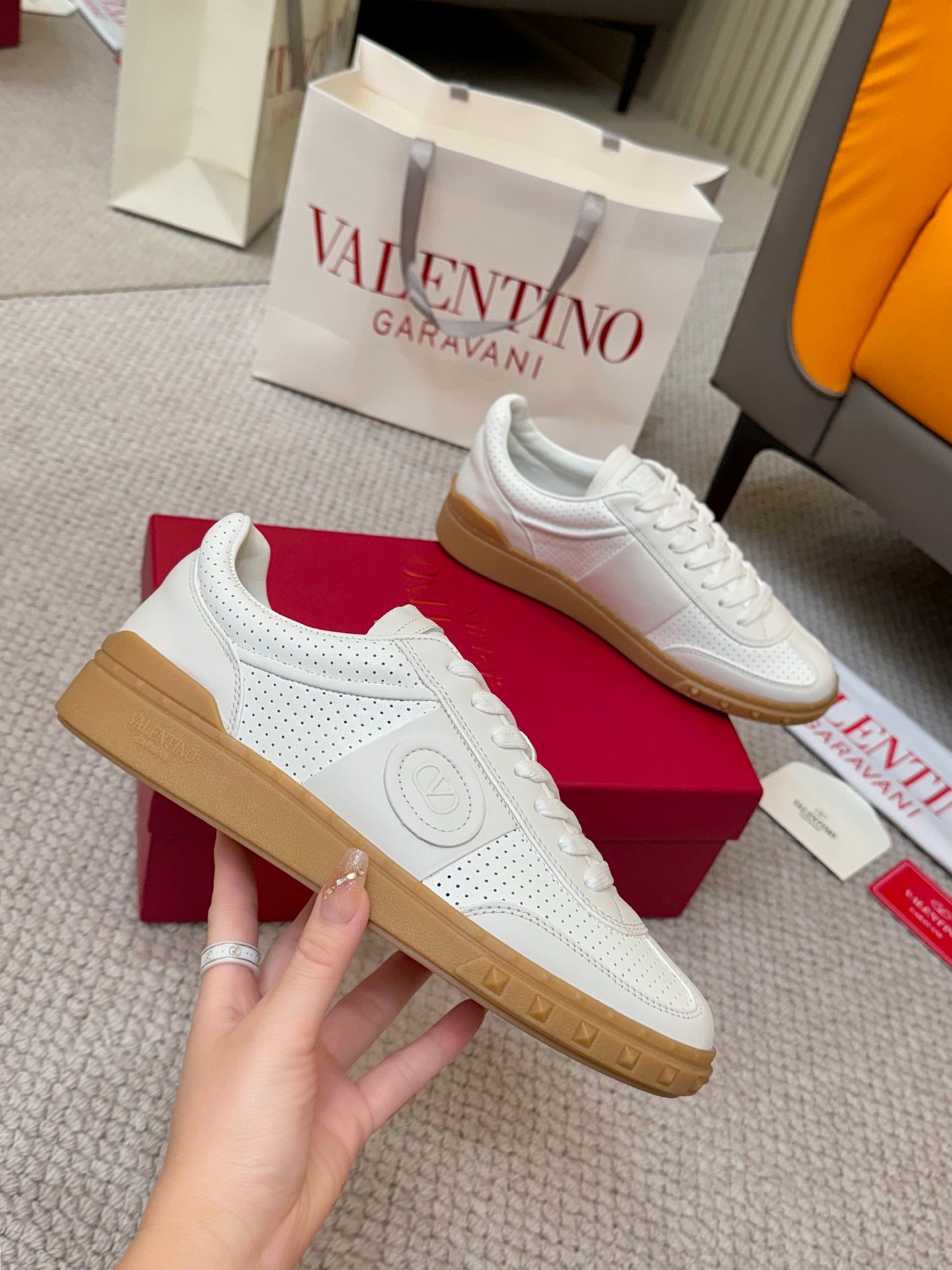 LuxluxHouse Best Quality Shoes Valentino