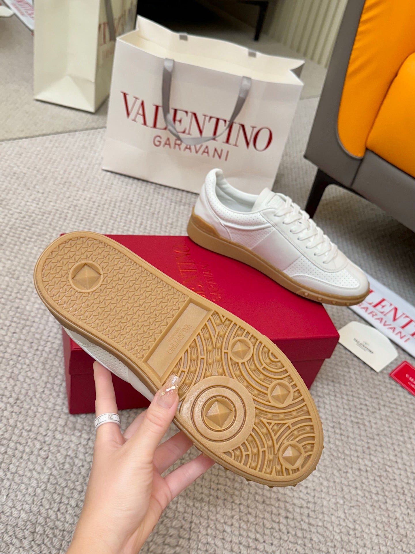 LuxluxHouse Best Quality Shoes Valentino