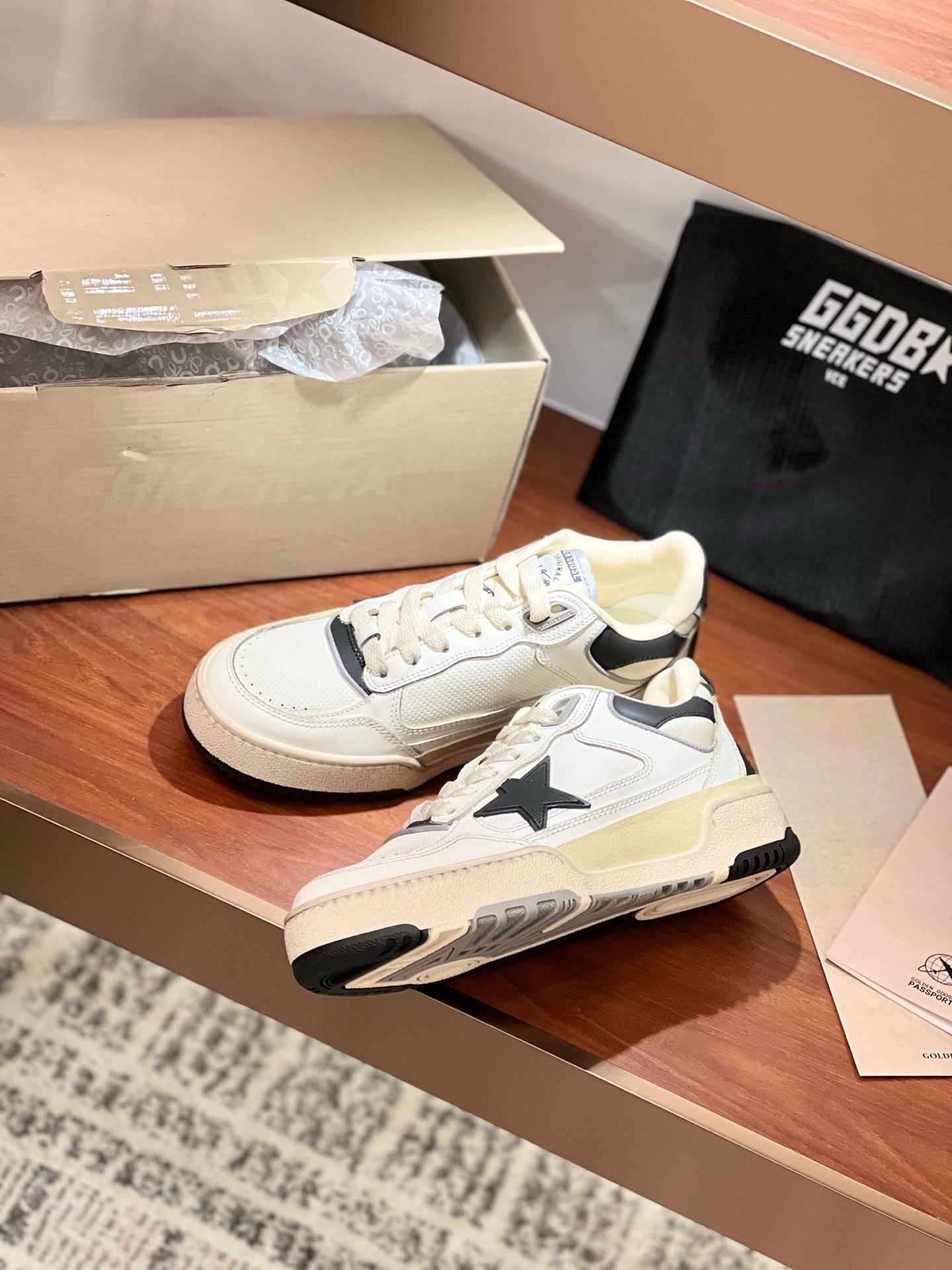 LuxluxHouse Best Quality Shoes Golden Goose