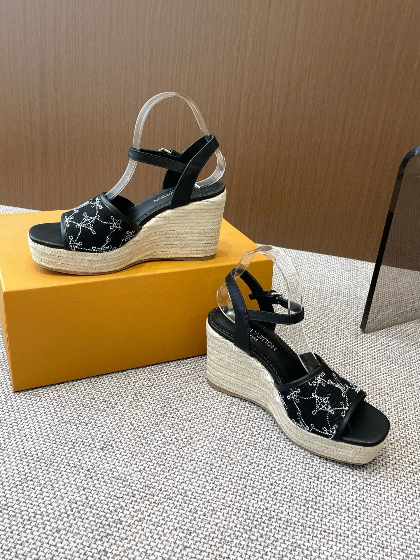 LuxluxHouse Best Quality Women Shoes Louis Vuitton