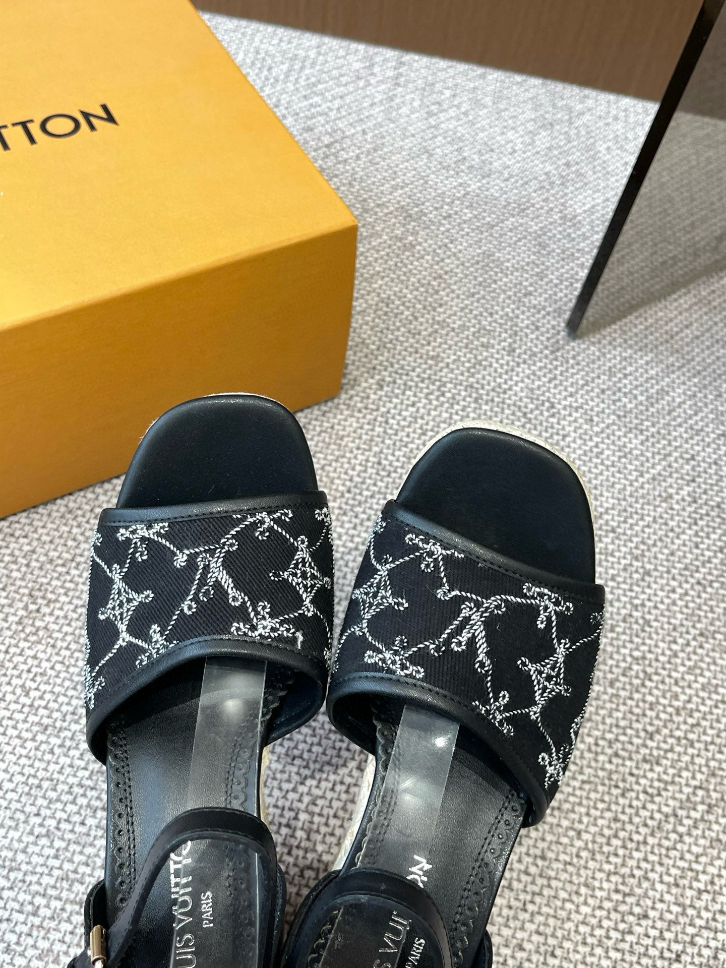 LuxluxHouse Best Quality Women Shoes Louis Vuitton