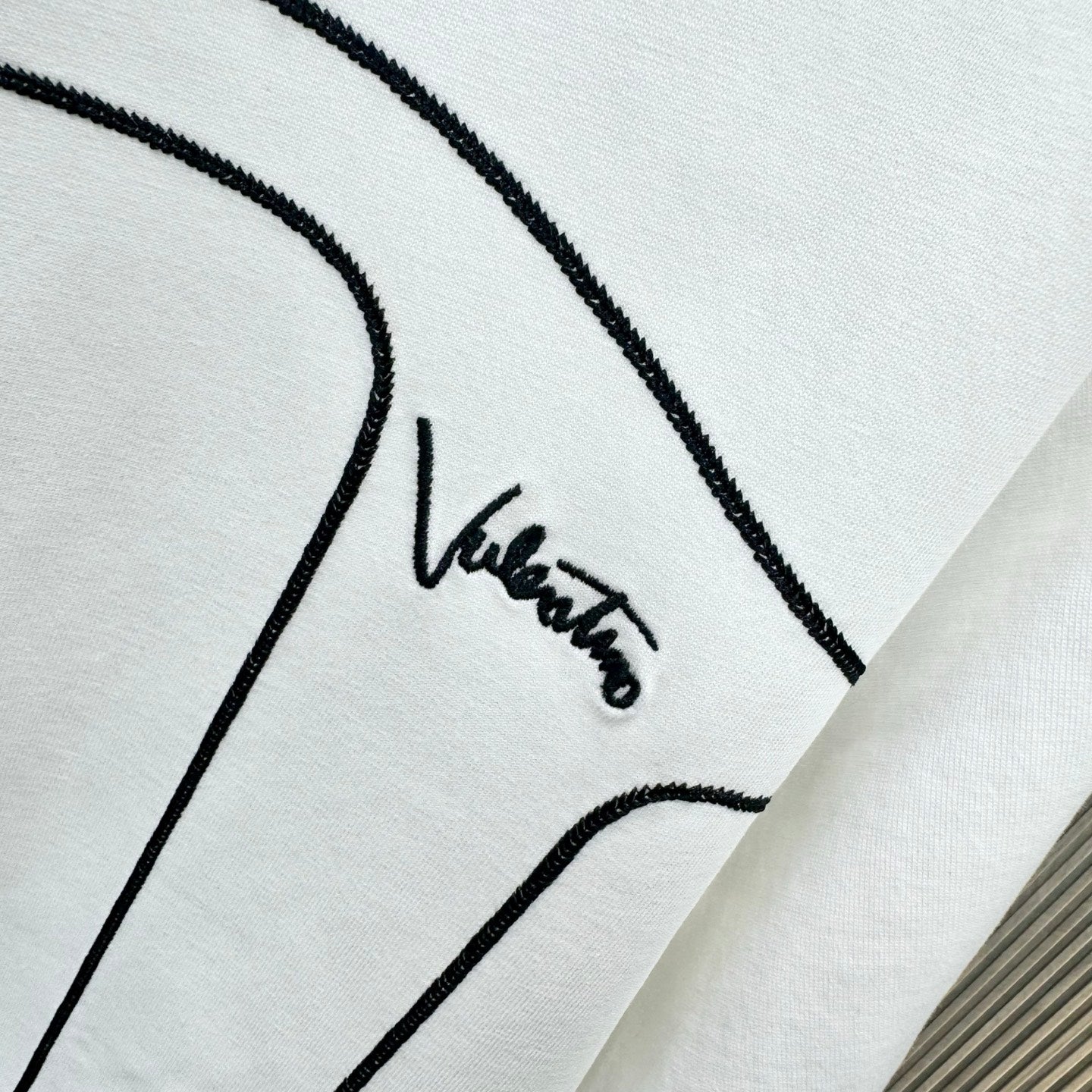 LuxluxHouse Best Quality Clothes Valentino T-shirt