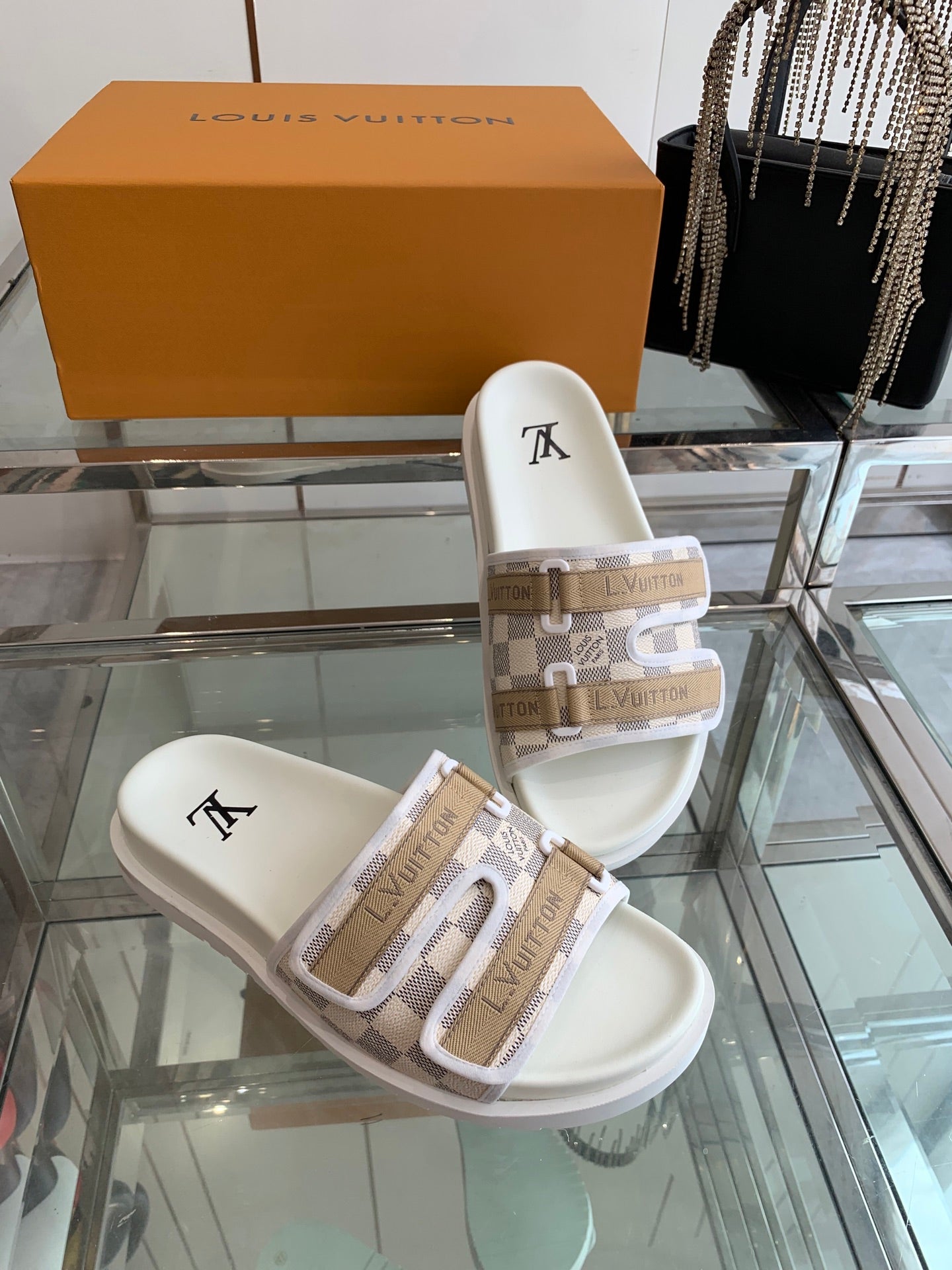 LuxluxHouse Best Quality Sandals Louis Vuitton