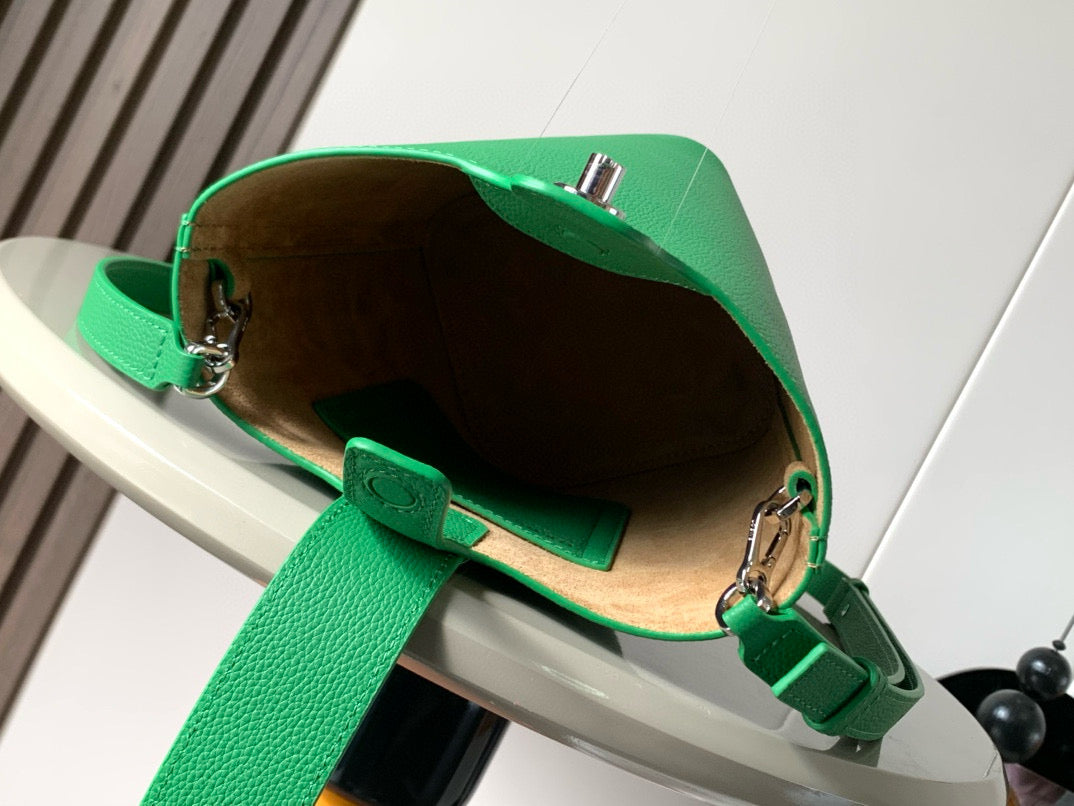 LuxluxHouse Best Quality Bags Loewe