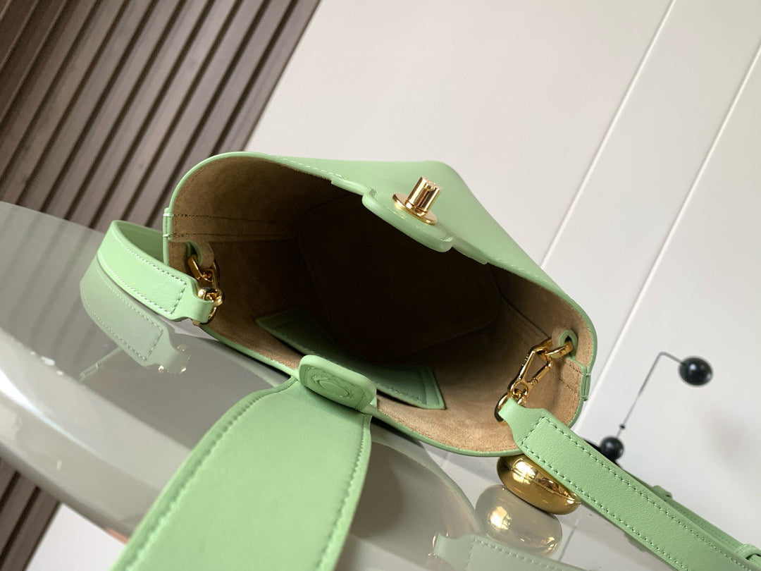LuxluxHouse Best Quality Bags Loewe