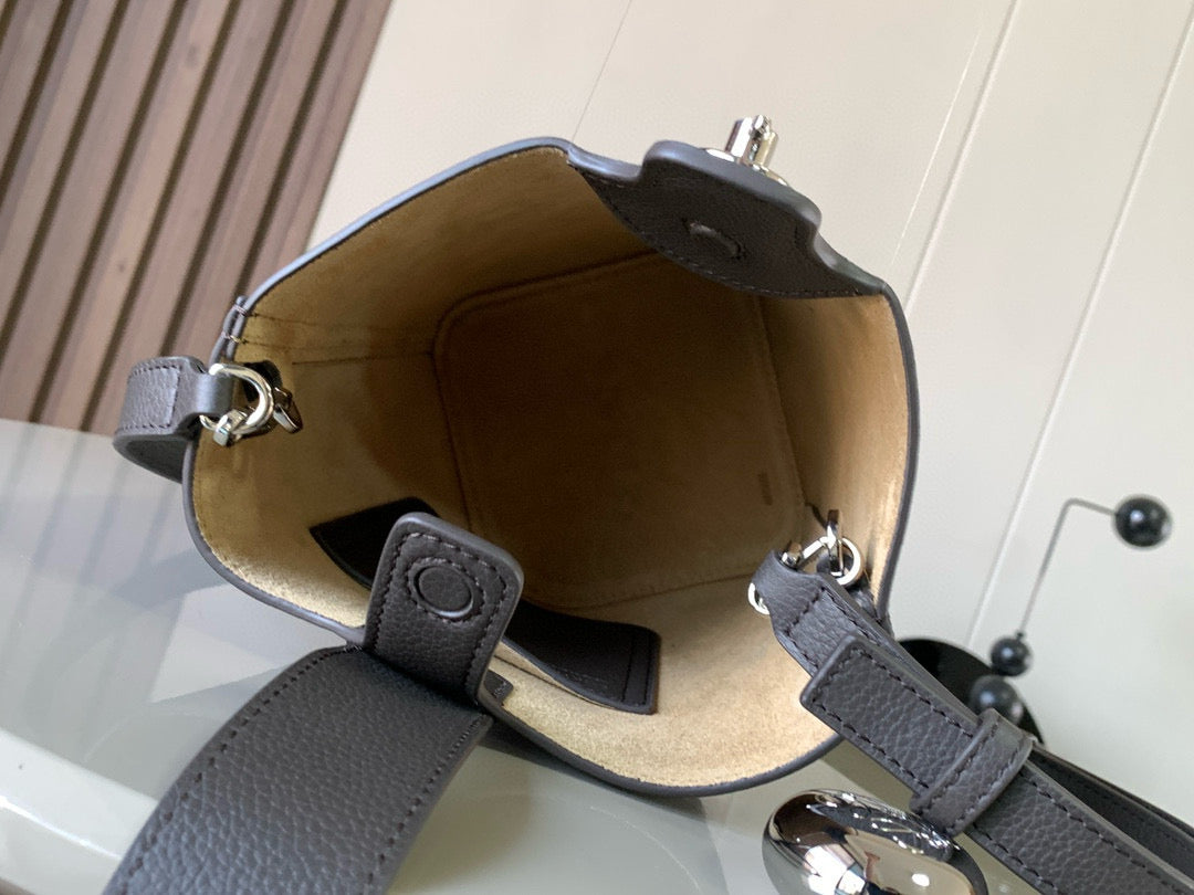 LuxluxHouse Best Quality Bags Loewe