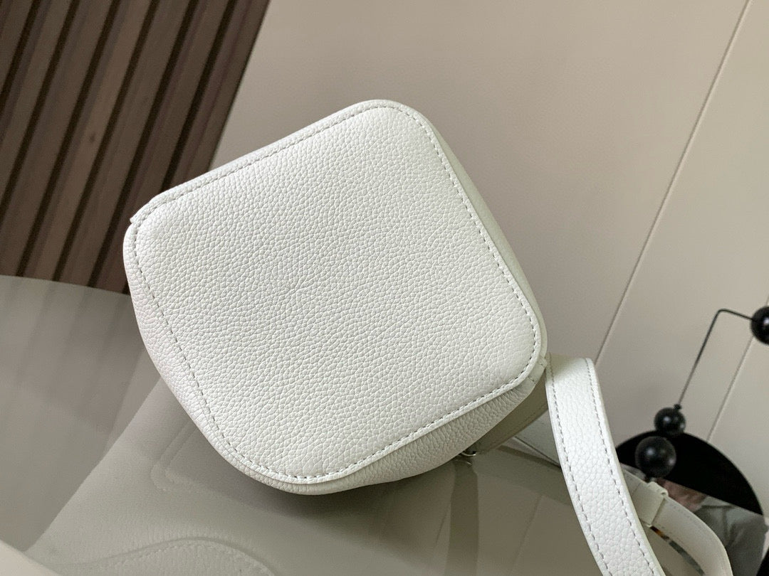 LuxluxHouse Best Quality Bags Loewe