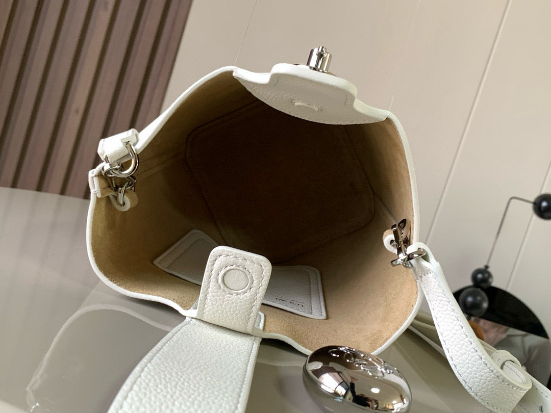 LuxluxHouse Best Quality Bags Loewe