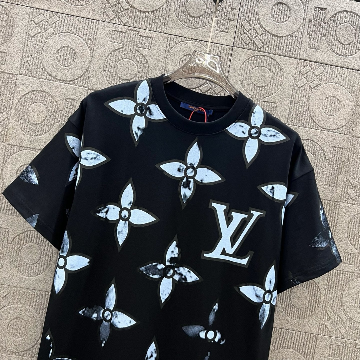 LuxluxHouse Best Quality Clothes T-shirt Louis Vuitton