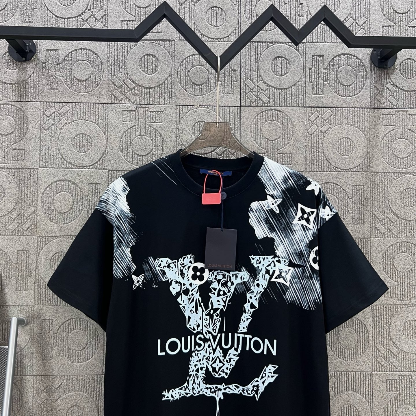 LuxluxHouse Best Quality Clothes T-shirt Louis Vuitton