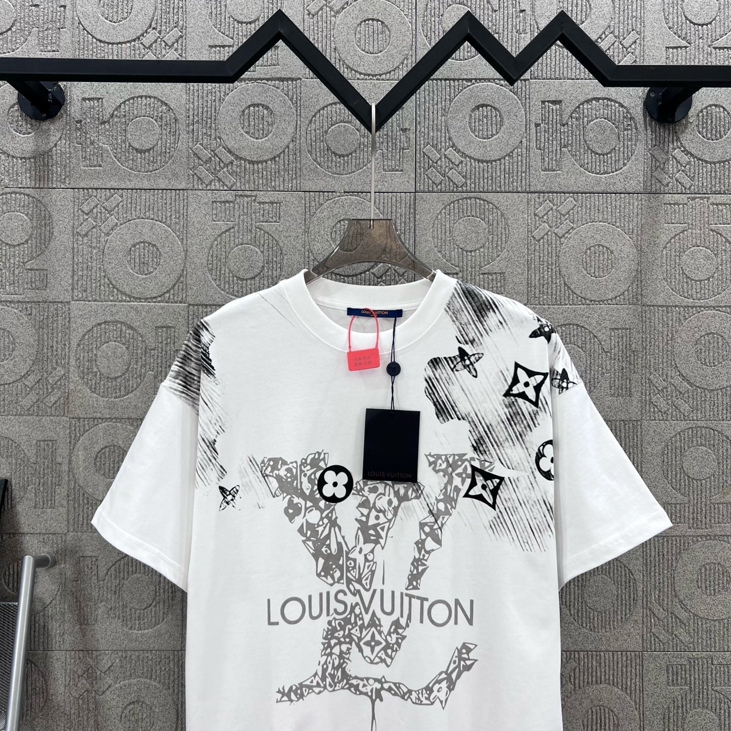 LuxluxHouse Best Quality Clothes T-shirt Louis Vuitton