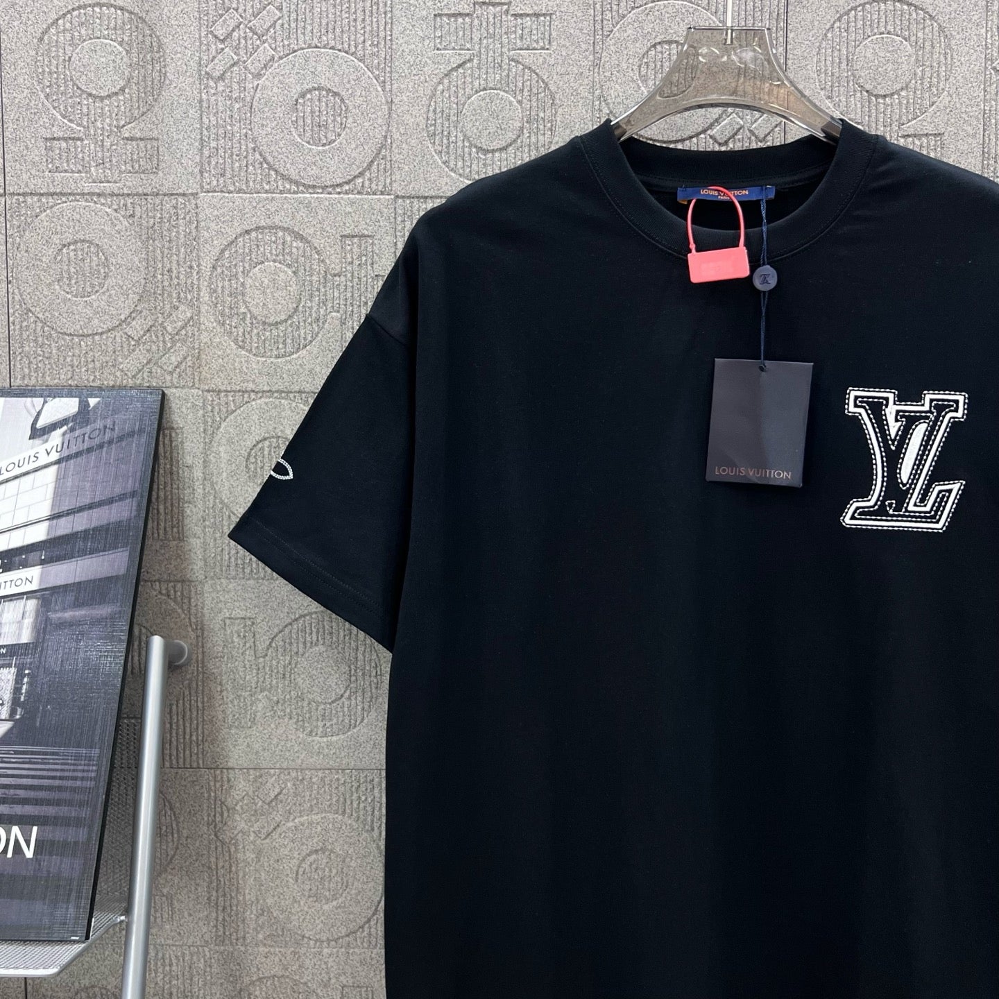 LuxluxHouse Best Quality Clothes T-shirt Louis Vuitton