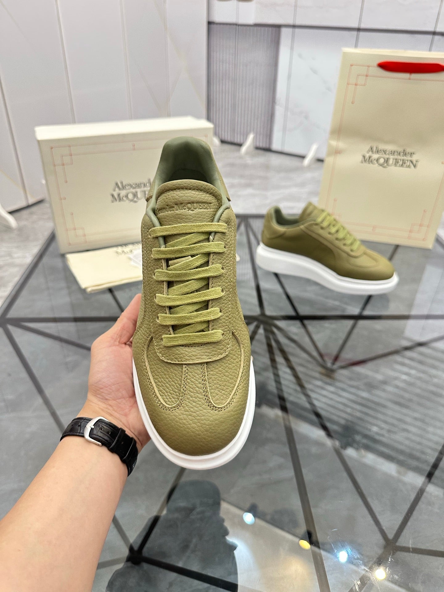 LuxluxHouse Best Quality Shoes Alexander McQueen