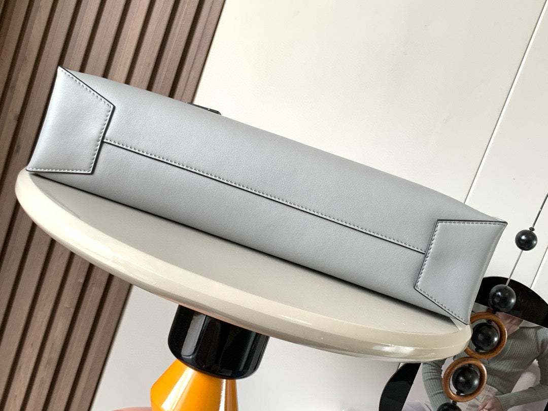 LuxluxHouse Best Quality Bags Loewe