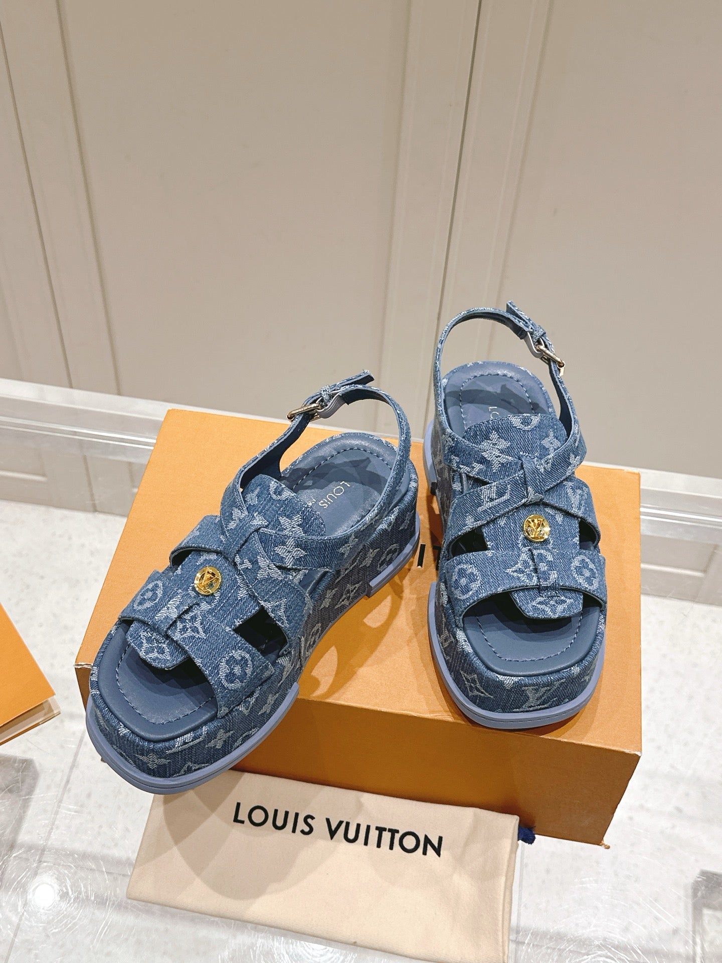LuxluxHouse Best Quality Women Shoes Louis Vuitton