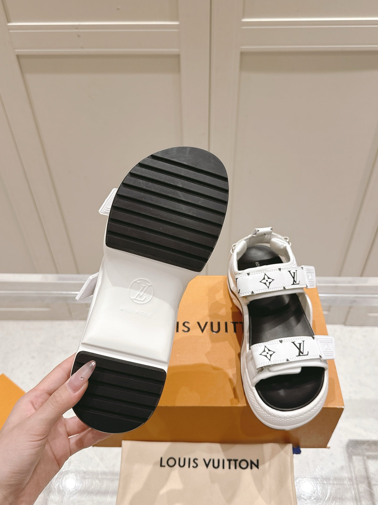 LuxluxHouse Best Quality Women Shoes Louis Vuitton