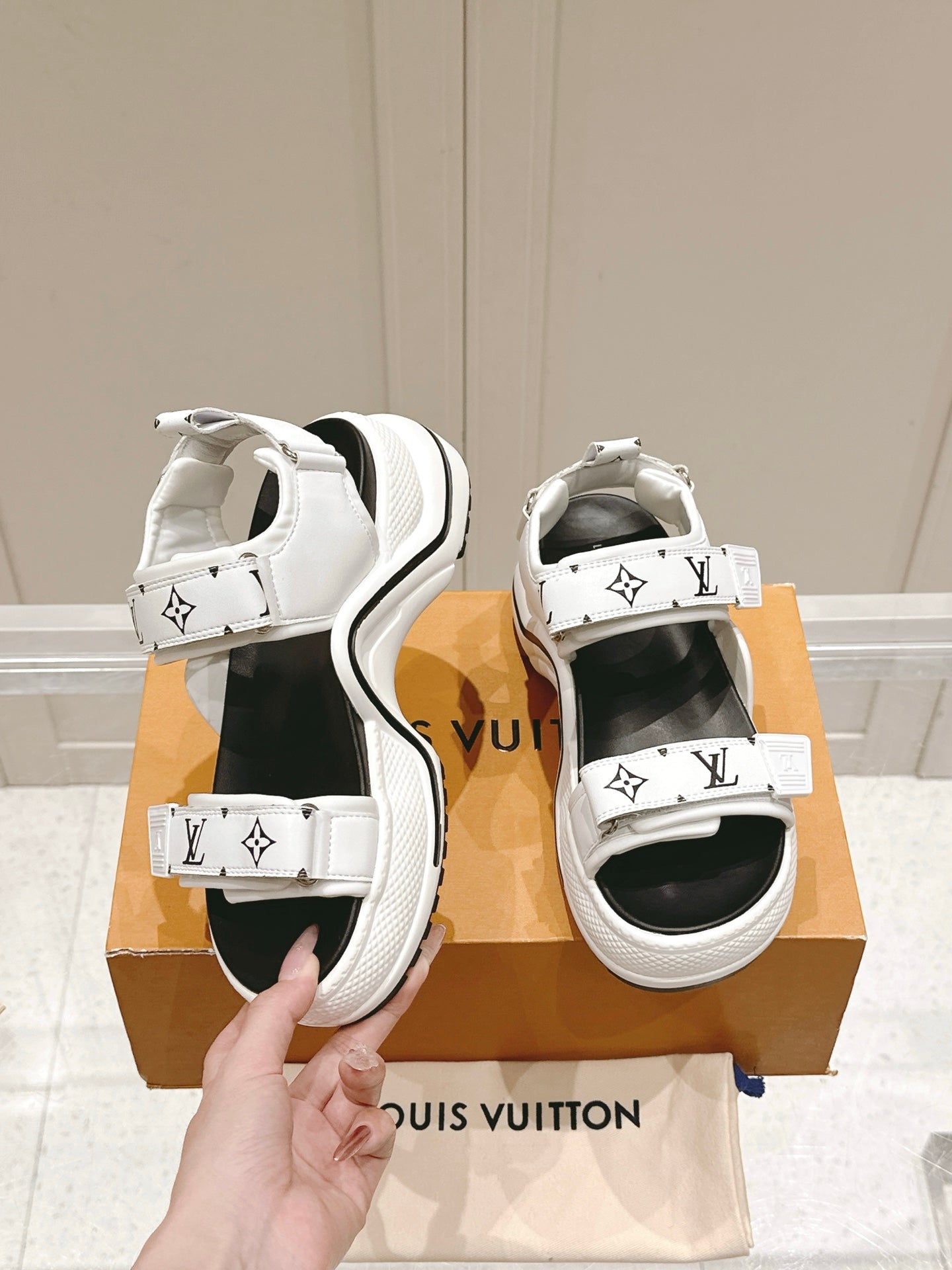 LuxluxHouse Best Quality Women Shoes Louis Vuitton