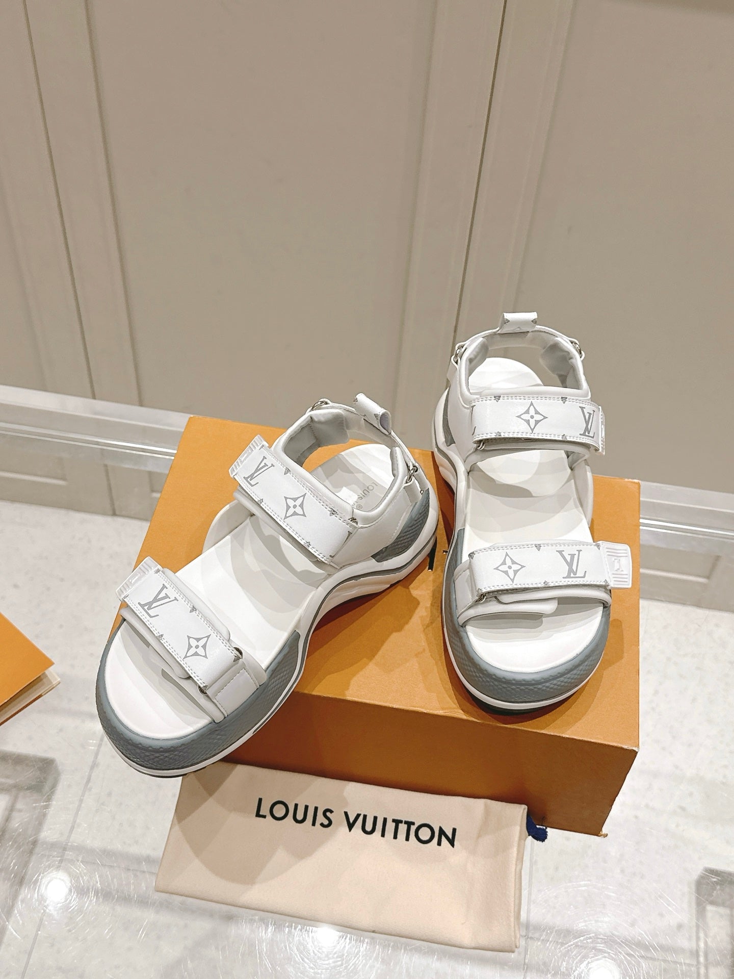 LuxluxHouse Best Quality Women Shoes Louis Vuitton