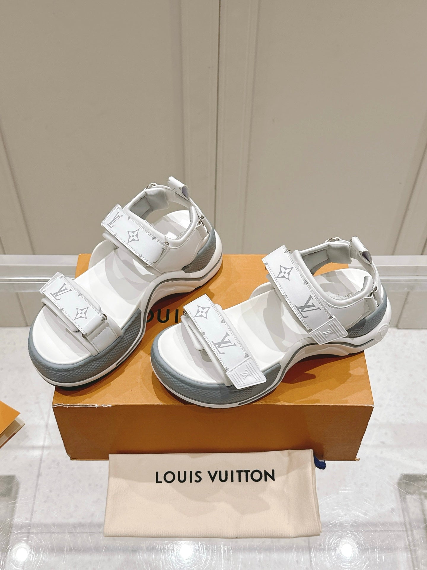 LuxluxHouse Best Quality Women Shoes Louis Vuitton