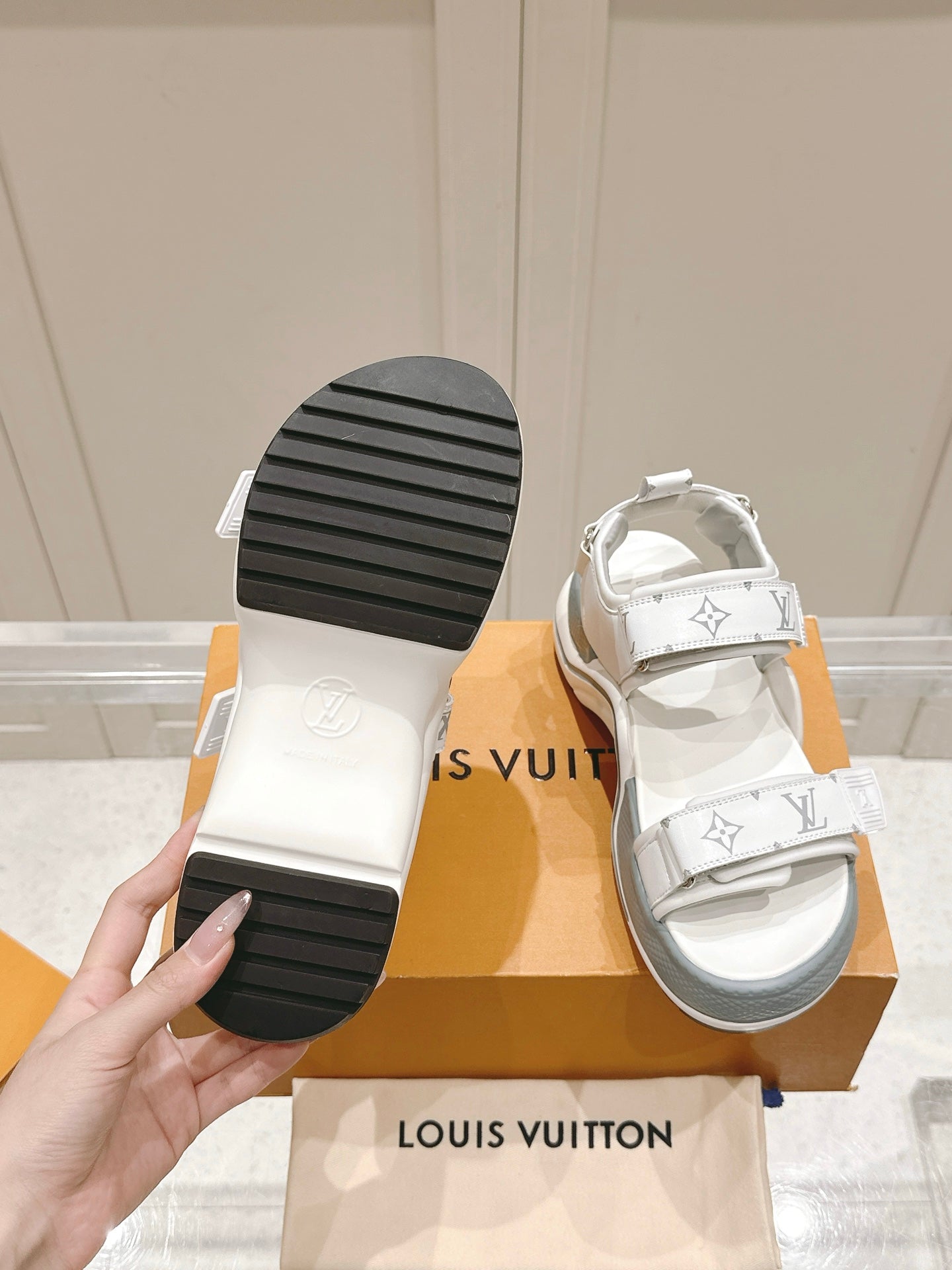 LuxluxHouse Best Quality Women Shoes Louis Vuitton
