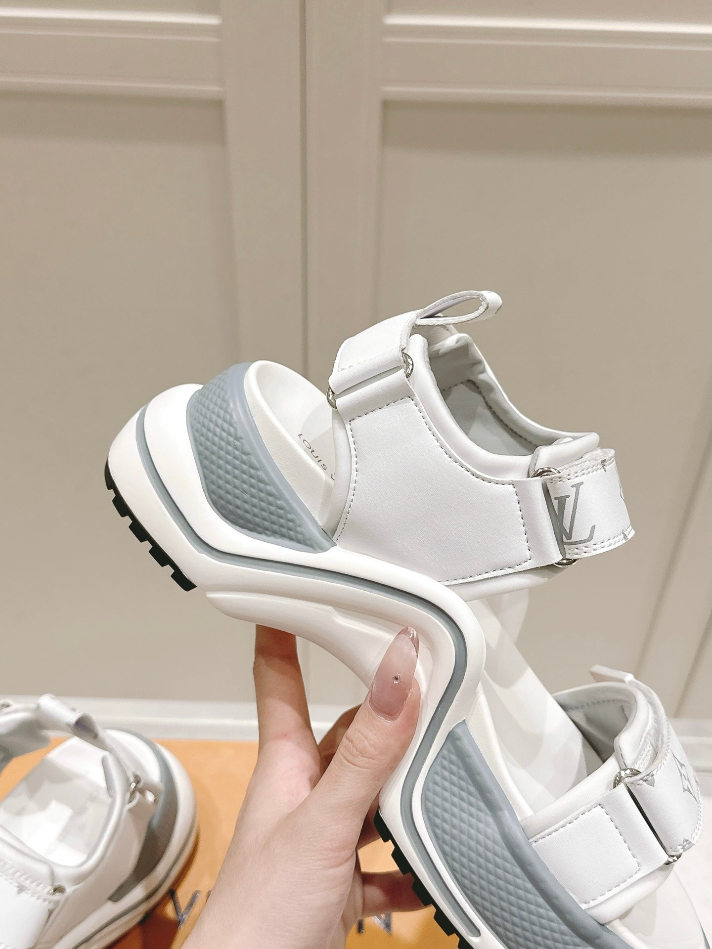 LuxluxHouse Best Quality Women Shoes Louis Vuitton