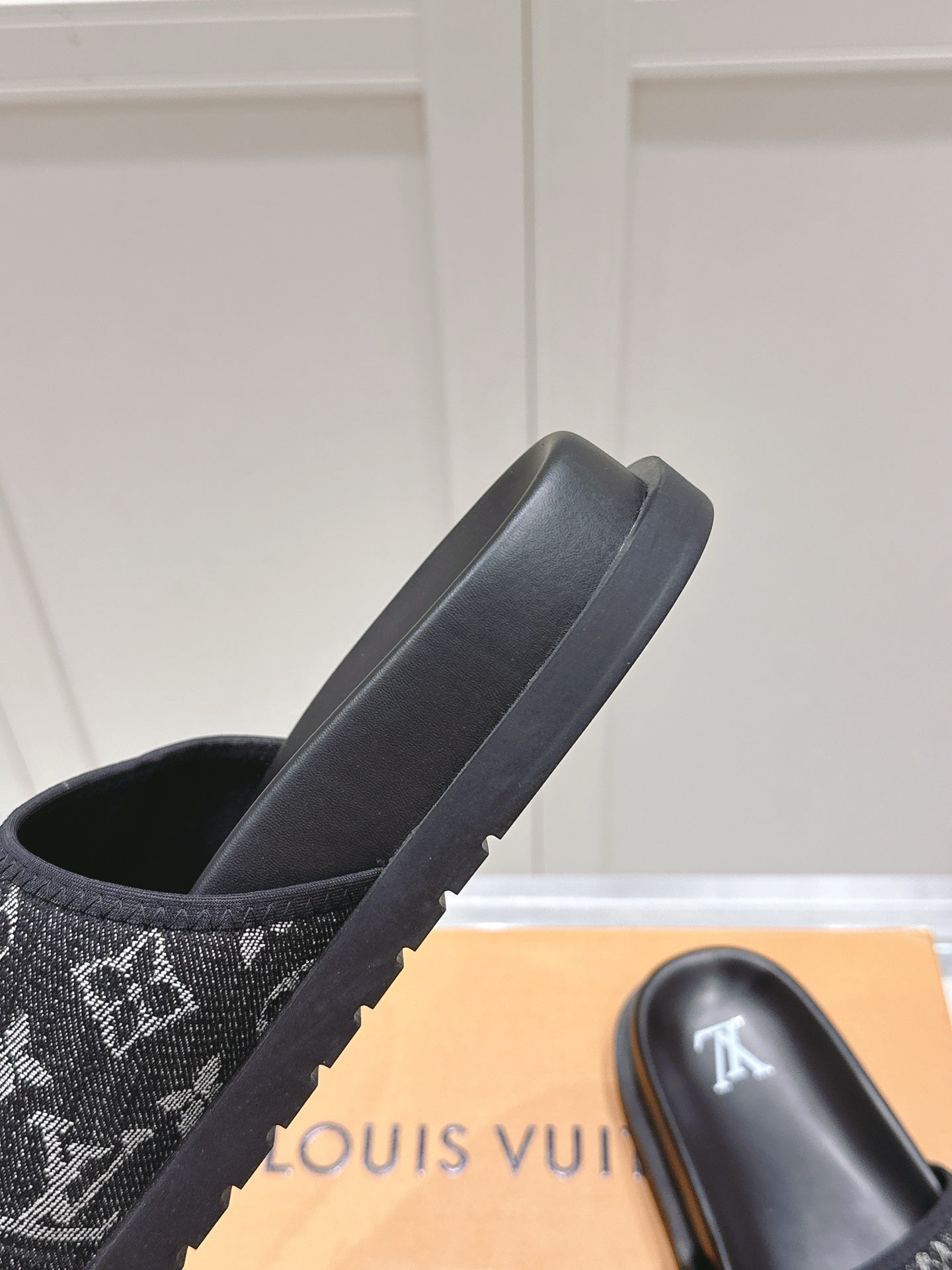 LuxluxHouse Best Quality Women Shoes Hermes