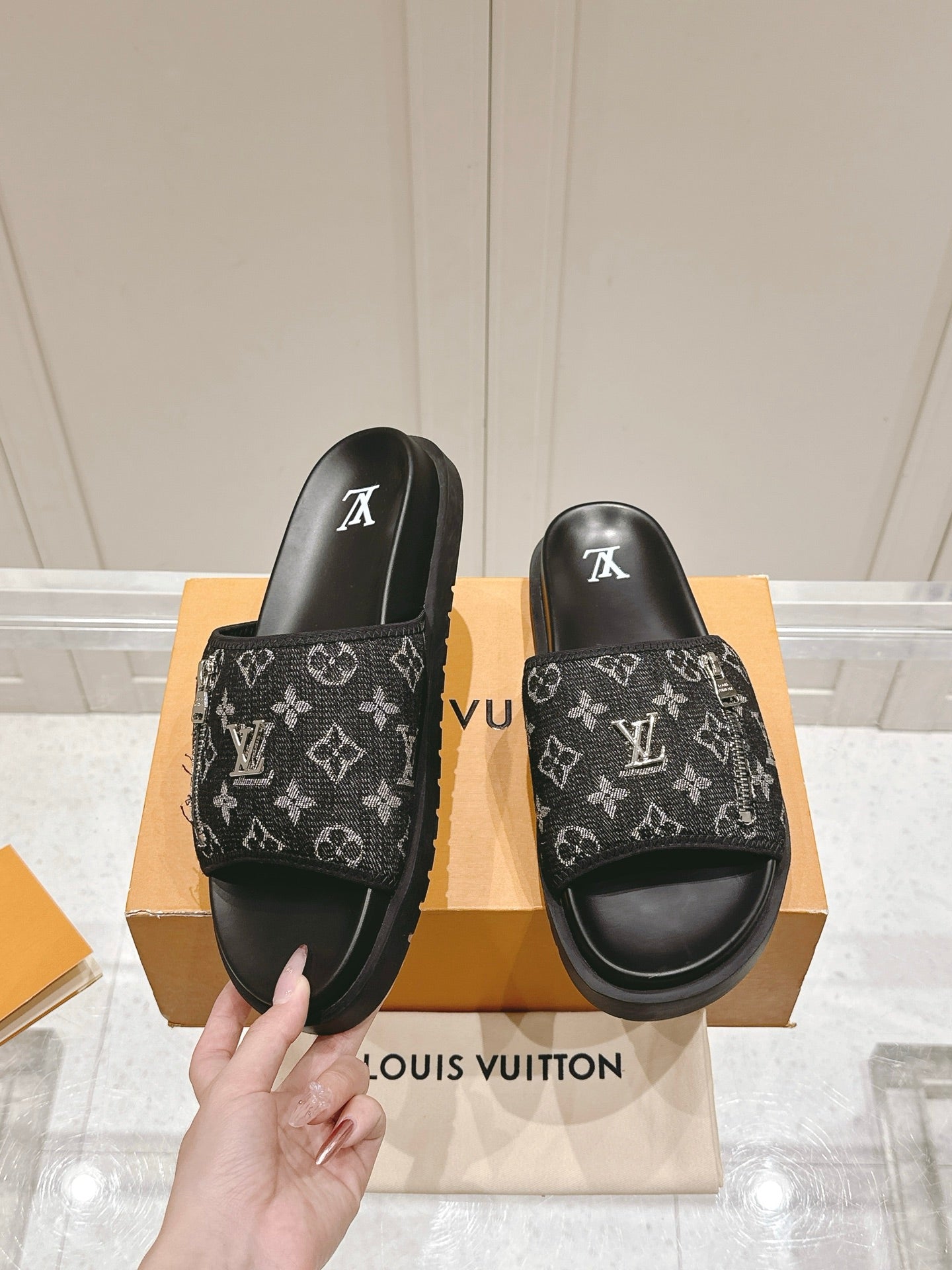LuxluxHouse Best Quality Women Shoes Hermes
